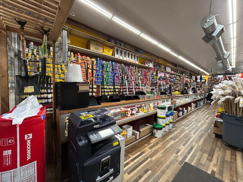 More Photos Of 2030 Jerome Ave, Bronx General Retail For Lease