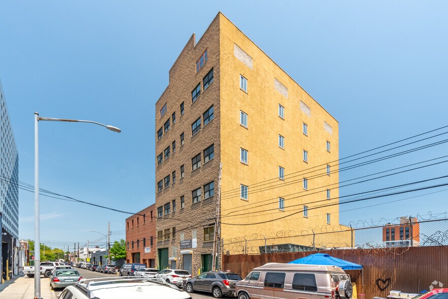 More Photos Of 37-31 10th St, Long Island City Light Distribution For Sale