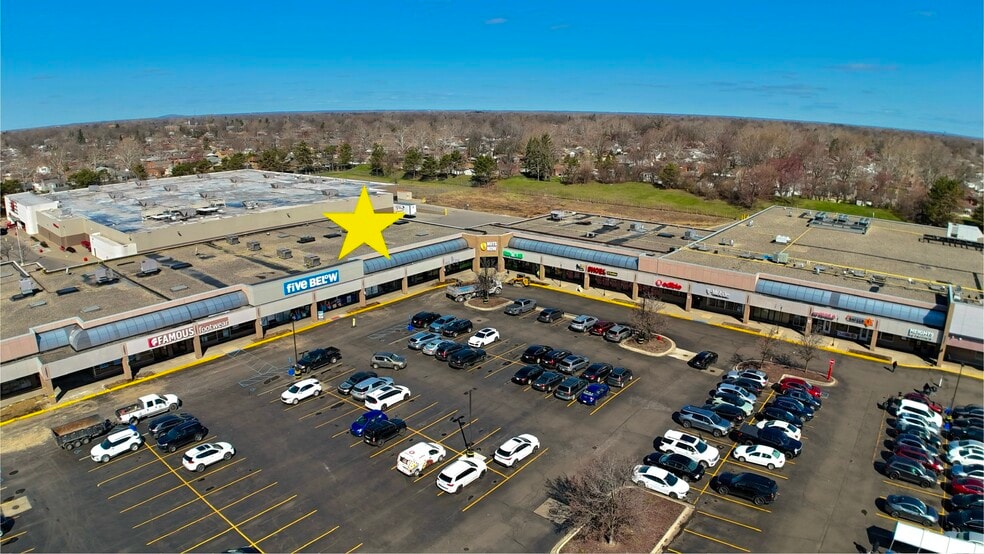 More Photos Of 26300-26650 Ford Rd, Dearborn Heights Unknown For Lease