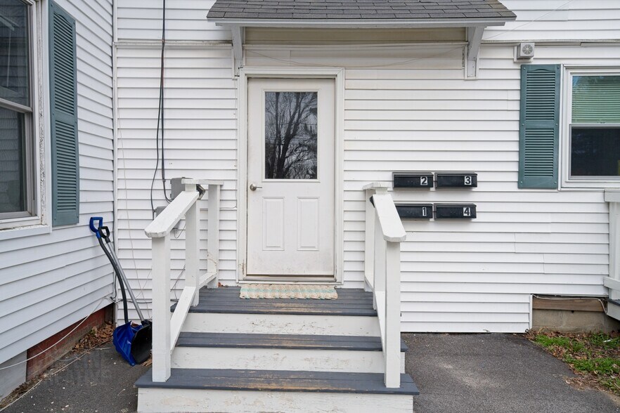 More Photos Of 15 South St, Freeport Apartments For Sale