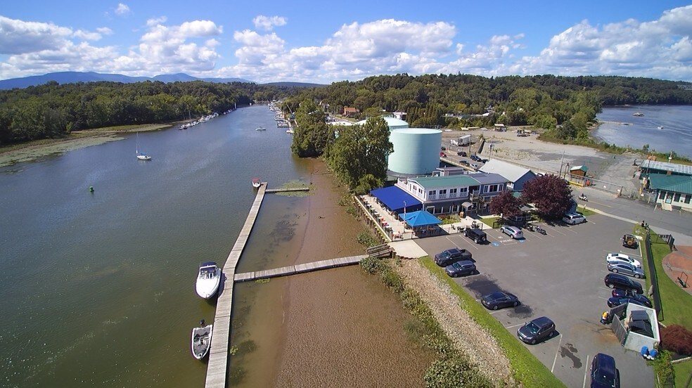 More Photos Of 7 Main St, Catskill Restaurant For Lease