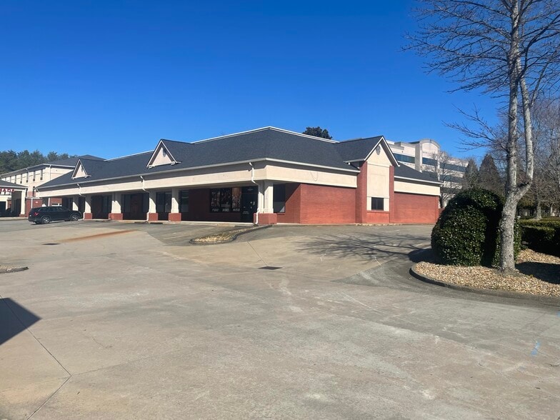 More Photos Of 3050 Mansell Rd, Alpharetta Unknown For Lease