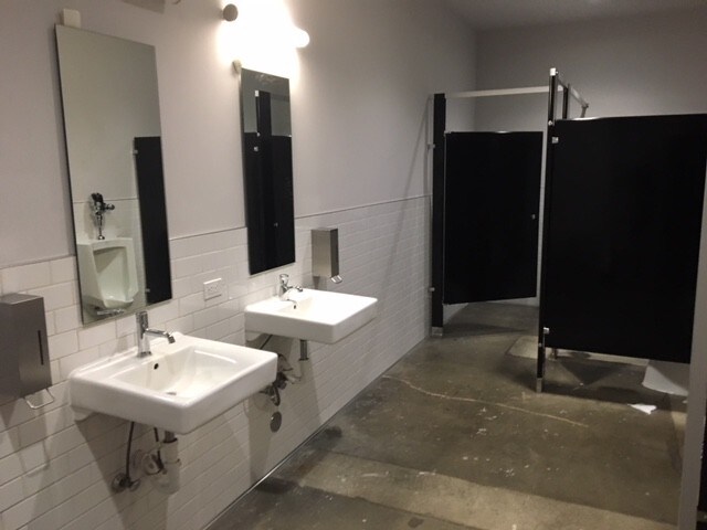 More Photos Of 2117 NE Oregon St, Portland Showroom For Lease