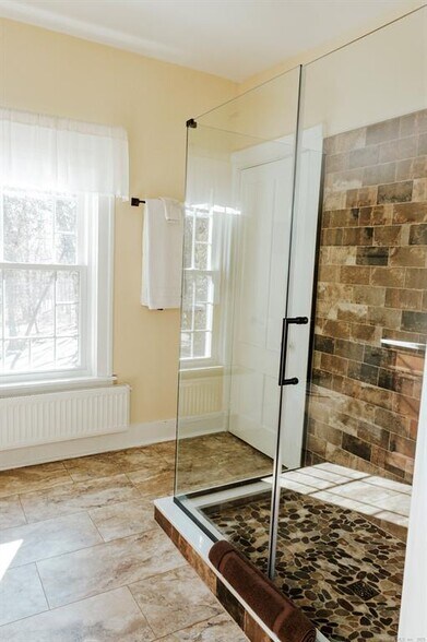 More Photos Of 42 Hyde Rd, Brooklyn Hospitality For Sale