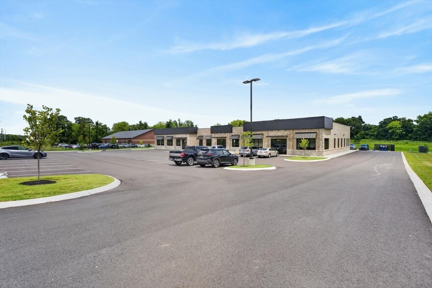 More Photos Of 625 Hornbuckle Rd, Clarksville Healthcare For Lease