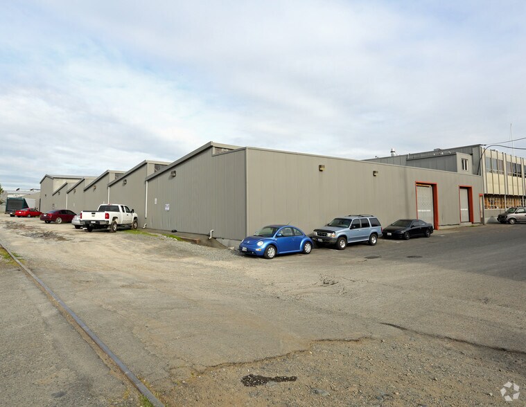 More Photos Of 2811-2839 NW Market St, Seattle Self Storage For Lease