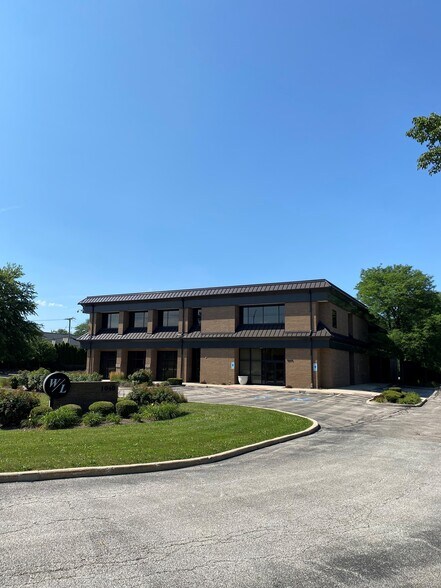 More Photos Of 1040 W Northwest Hwy, Mount Prospect Office For Sale