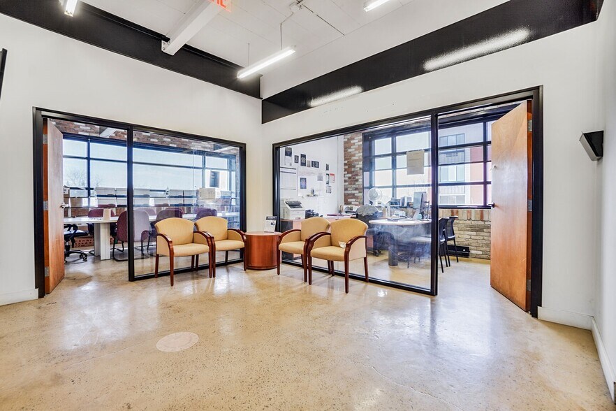 More Photos Of 7887-7889 Boul Saint-Laurent, Montréal Office For Lease