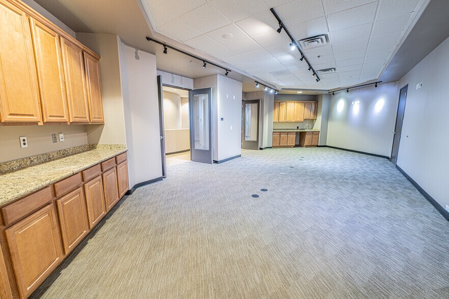 More Photos Of 6767 Spencer St, Las Vegas Industrial For Sale