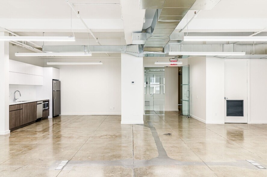 More Photos Of 330 Seventh Ave, New York Office For Lease