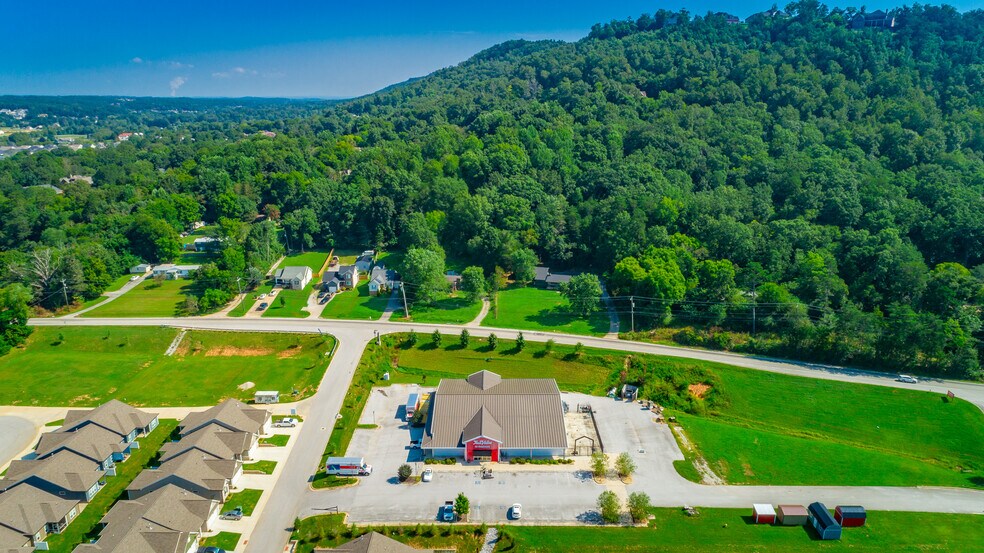 More Photos Of 9814 E Brainerd Rd, Ooltewah General Retail For Sale