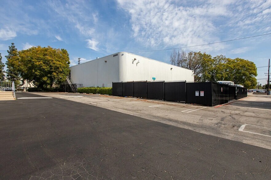 More Photos Of 20500 Nordhoff St, Chatsworth Research And Development For Sale