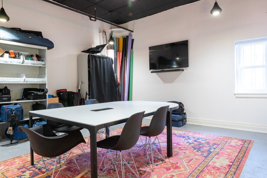 More Photos Of 3145 Mount Vernon Ave, Alexandria Office For Sale