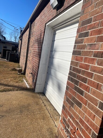 More Photos Of 6989 Stage Rd, Memphis Freestanding For Lease