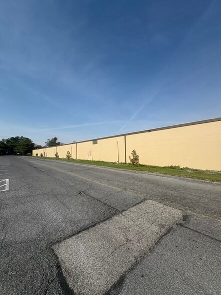 More Photos Of 4241 Brookhill Rd, Baltimore Warehouse For Lease