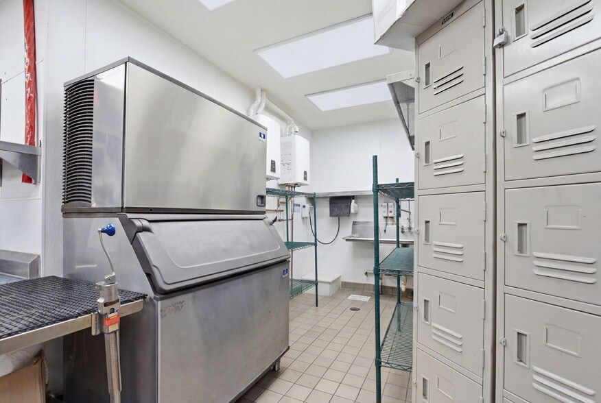 More Photos Of 31502 Riverside Dr, Lake Elsinore Restaurant For Sale