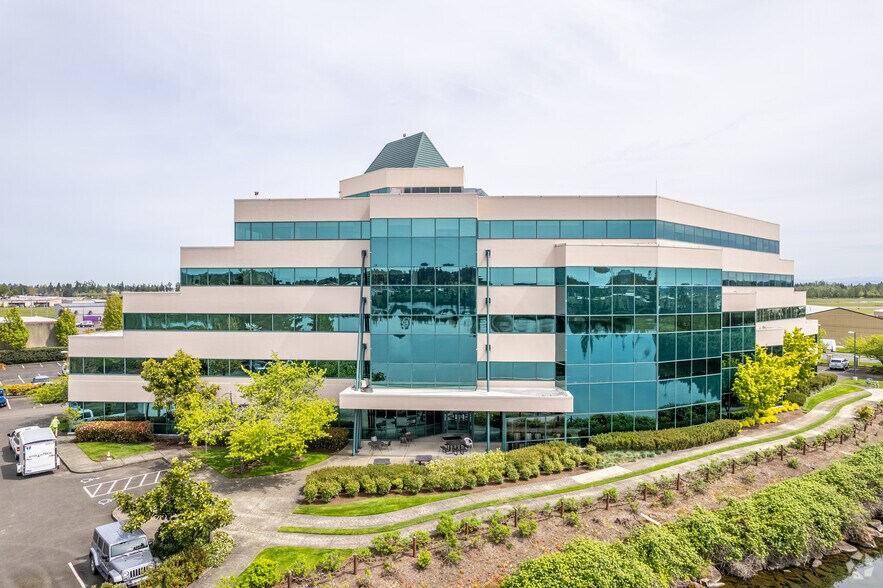 More Photos Of 2601 25th St SE, Salem Office For Lease