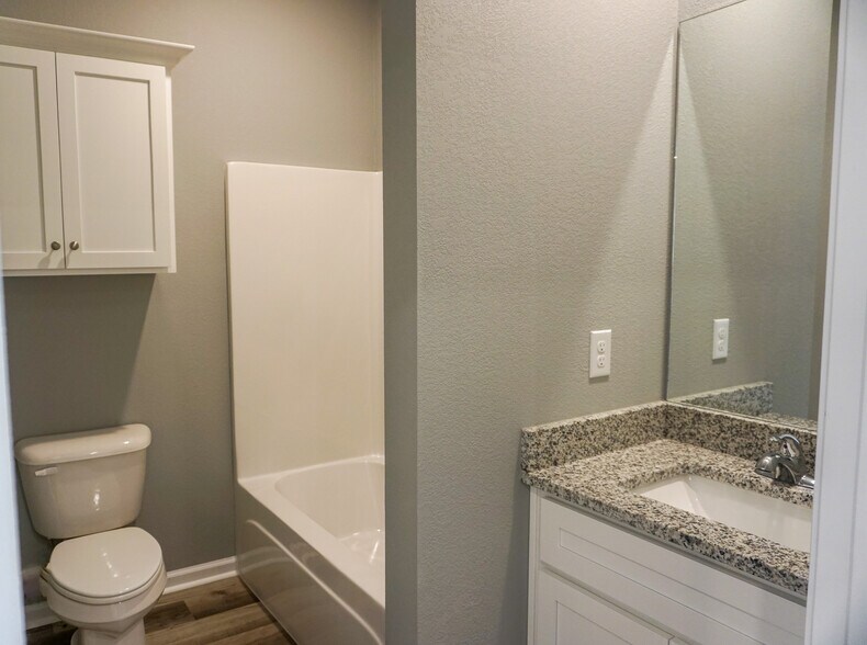 More Photos Of 404 W Matthews St, Brookland Apartments For Sale