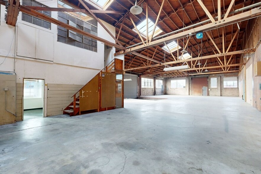 More Photos Of 1035 Murray St, Berkeley Showroom For Lease