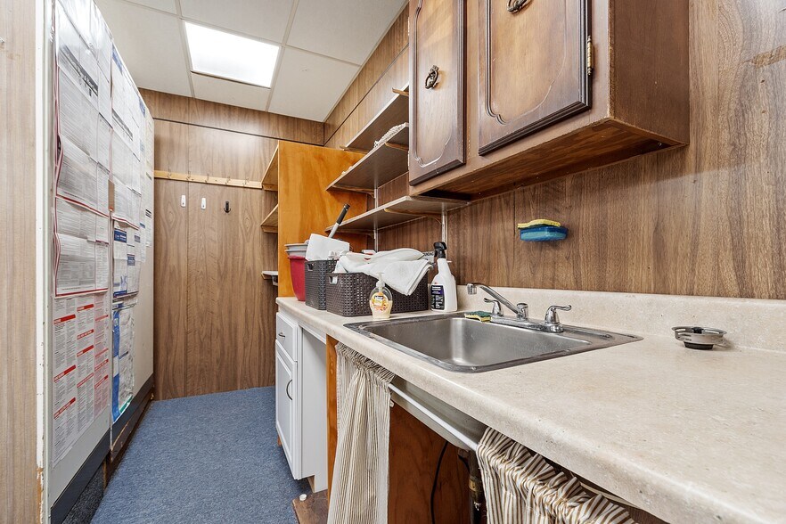More Photos Of 130 Parker St, Lawrence Office Residential For Sale