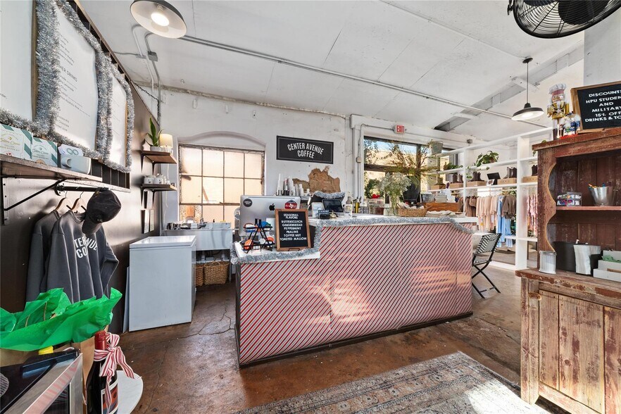 More Photos Of 508 N Center Ave, Brownwood Department Store For Sale