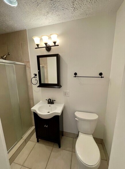 More Photos Of 208 S Elm St, Three Oaks Storefront For Sale