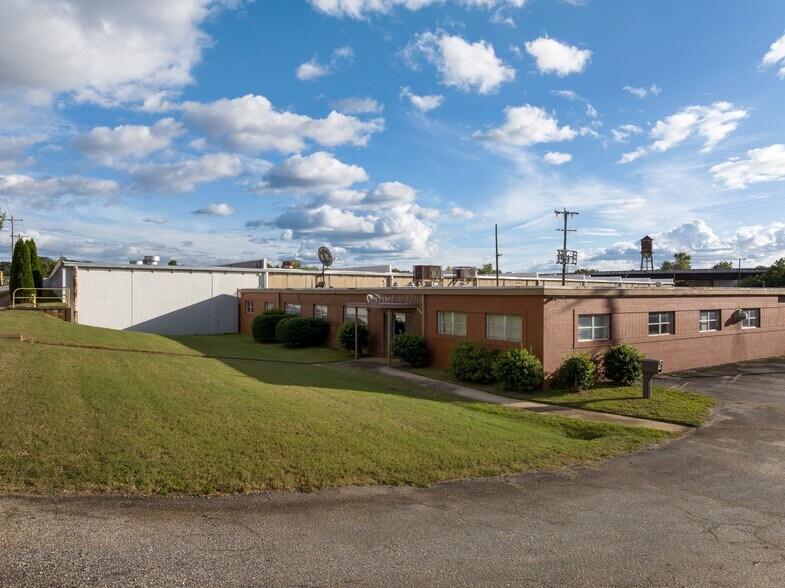 More Photos Of 1533 Buncombe Rd, Greenville Distribution For Lease