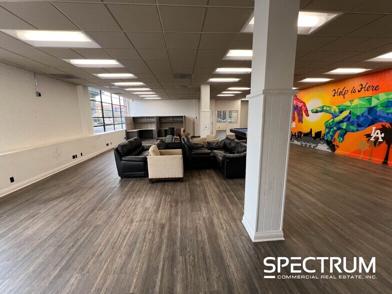 More Photos Of 7241 Lankershim Blvd, North Hollywood Office For Lease