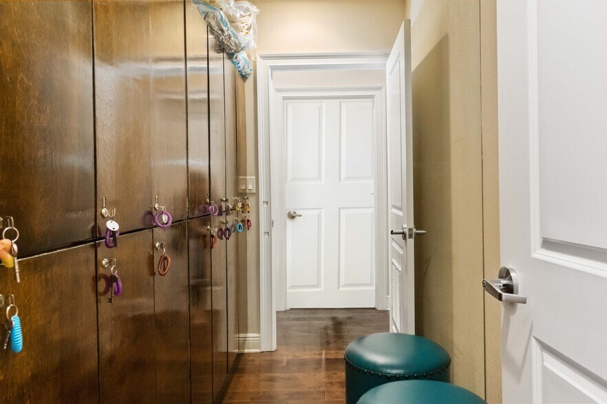 More Photos Of 3730 Avalon Park East Blvd, Orlando Office Residential For Sale