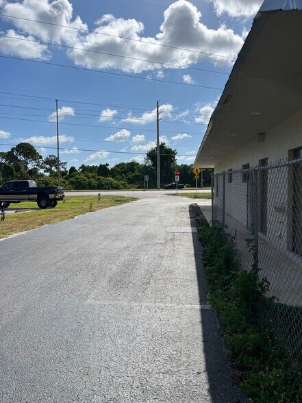 More Photos Of 8267 S Us-1 Hwy, Port Saint Lucie Freestanding For Sale