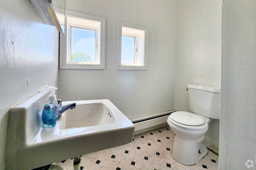 More Photos Of 512-514 Lake Ave, Rochester Apartments For Sale