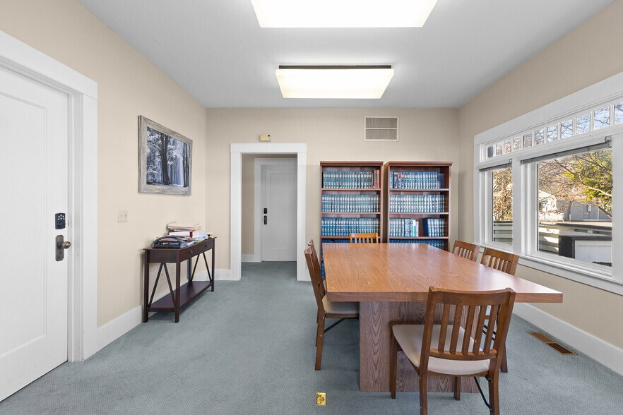 More Photos Of 700 College Ave, Santa Rosa Office For Sale