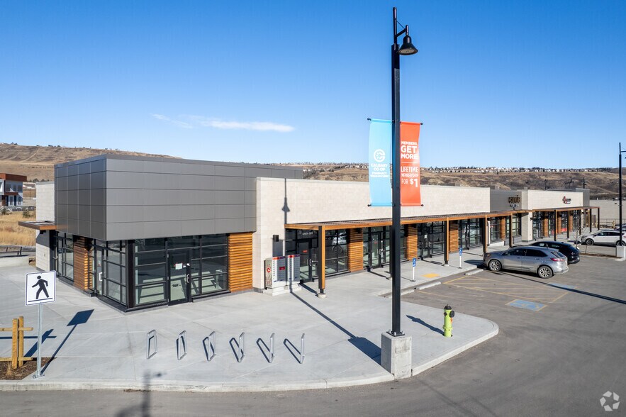 Primary Photo Of 264 Park St, Cochrane Storefront Retail Office For Lease