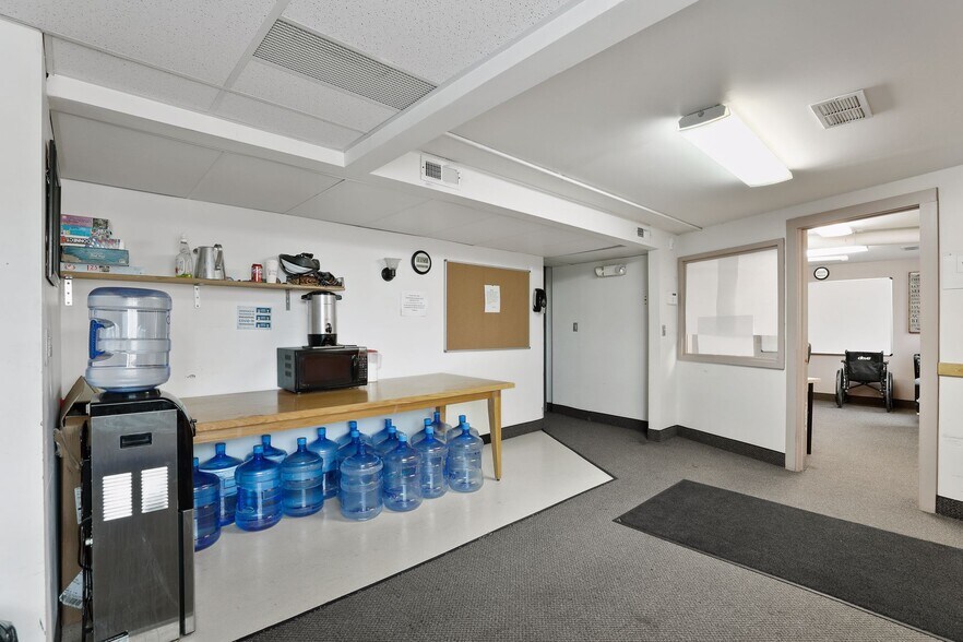 More Photos Of 800 N 42nd Ave, Minneapolis Medical For Lease