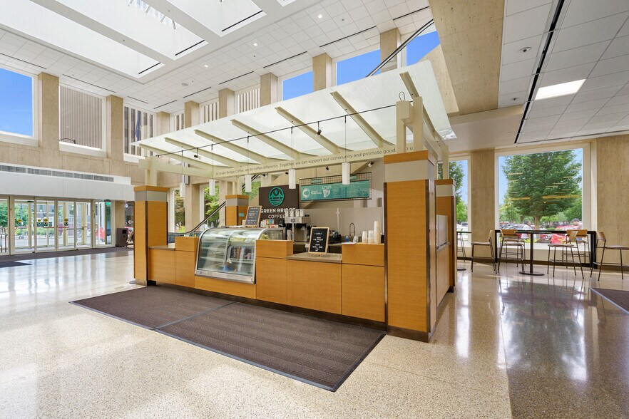 More Photos Of 825 NE Multnomah St, Portland Office For Lease