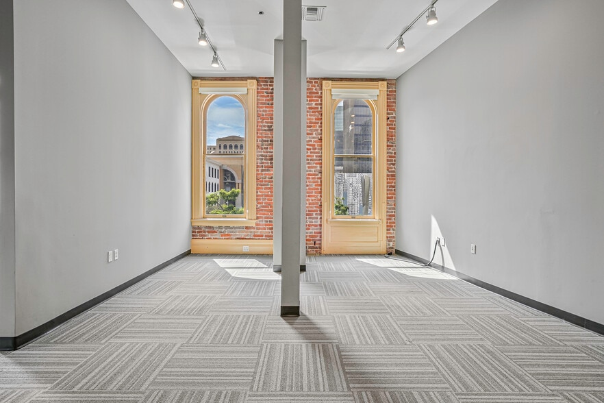 More Photos Of 400-426 E St, San Diego Storefront Retail Office For Sale