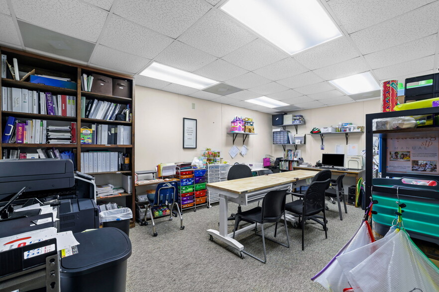 More Photos Of 310 Terrell Rd, Franklin Office For Sale