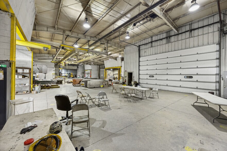 More Photos Of 5704 E 1700 North Rd, Danvers Industrial For Lease