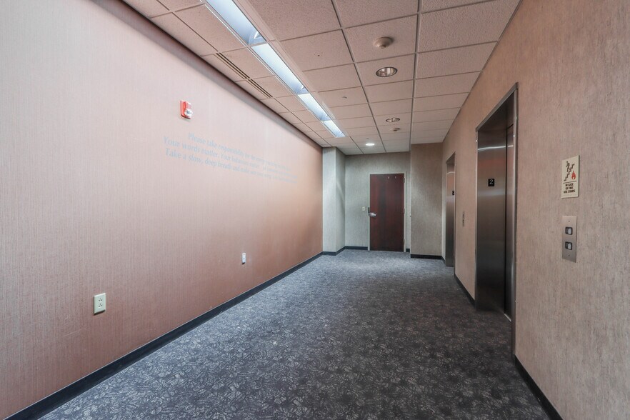 More Photos Of 11 Scott St, Wausau Office For Lease