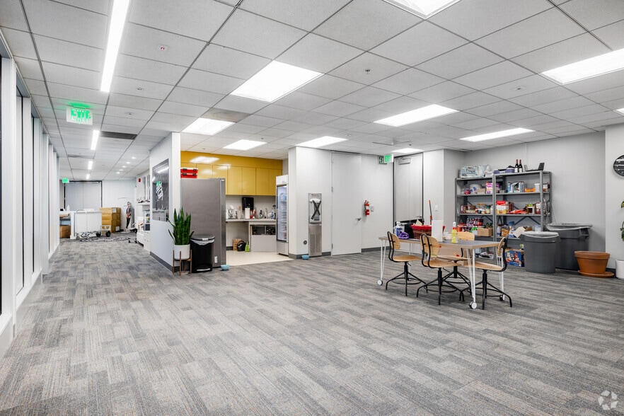 More Photos Of 3000 S Robertson Blvd, Los Angeles Loft Creative Space For Sale