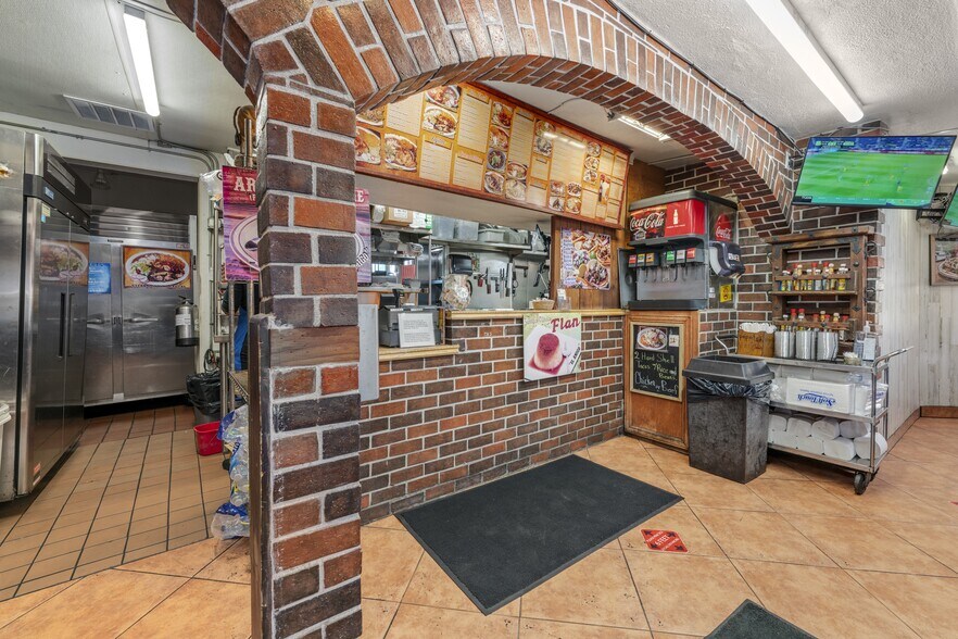 More Photos Of 4610-4612 Manhattan Beach Blvd, Lawndale Warehouse For Sale