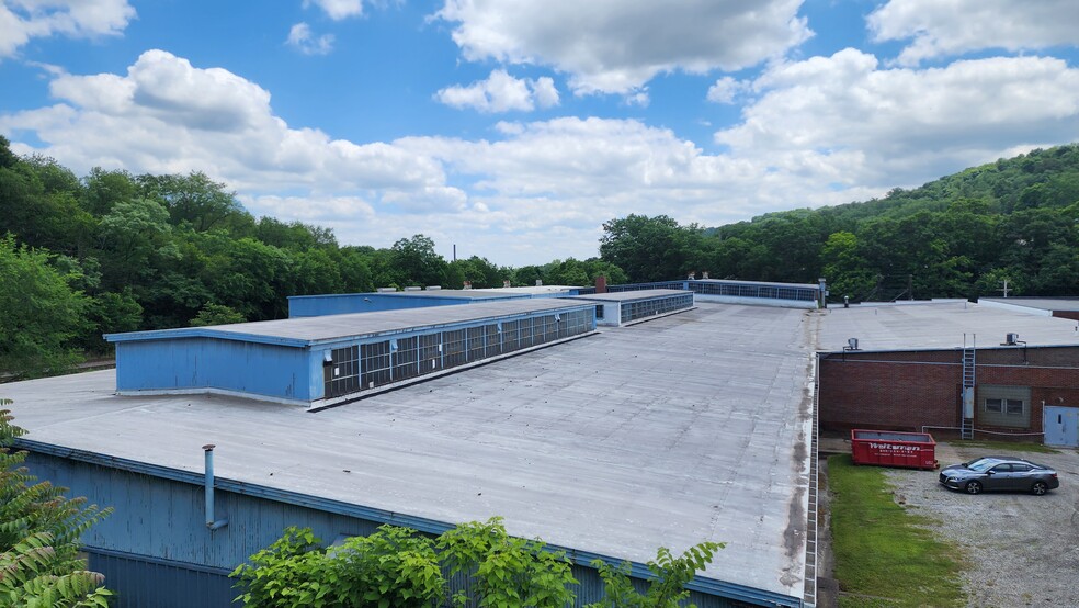 Primary Photo Of 100 Jamison St, Beaver Falls Warehouse For Sale