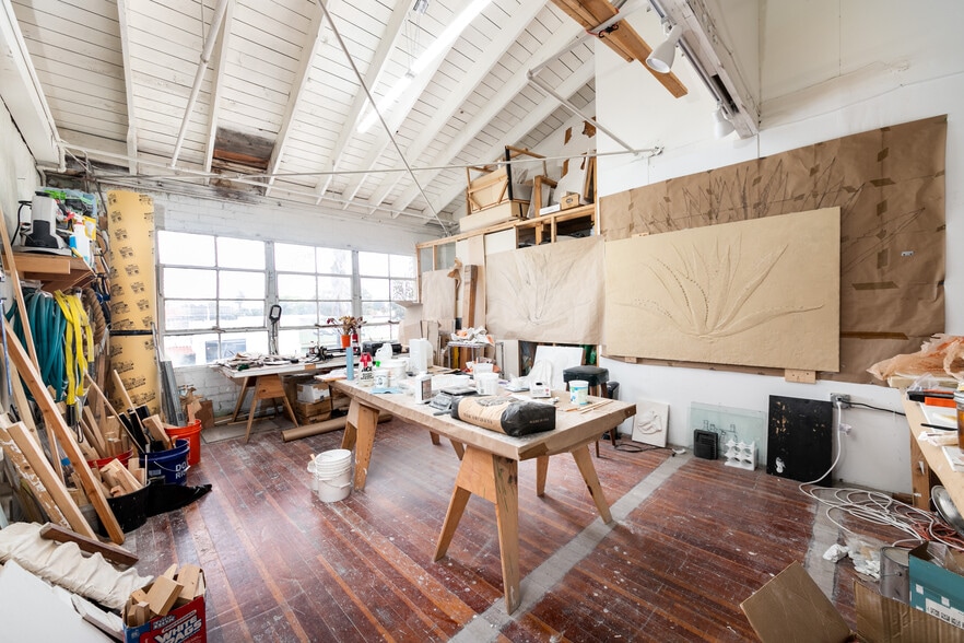 More Photos Of 4606-4620 W Jefferson Blvd, Los Angeles Warehouse For Lease