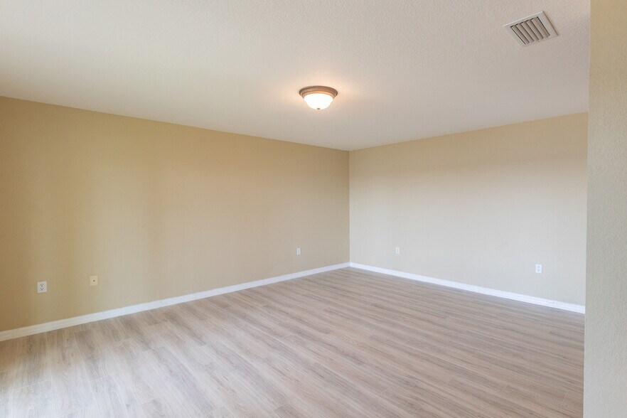 More Photos Of 1900 Oasis Blvd, Sebring Land For Sale