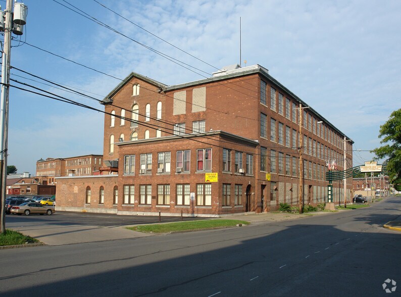 More Photos Of 811 Court St, Utica Office For Sale