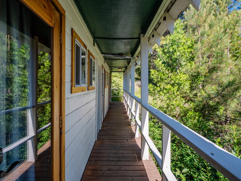 More Photos Of 521 Campbell Hot Springs Rd, Sierraville Hotel For Sale