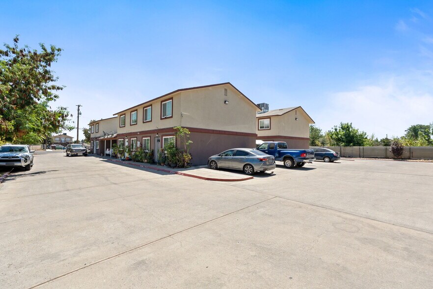 More Photos Of 1021 N Leslie St, Visalia Apartments For Sale