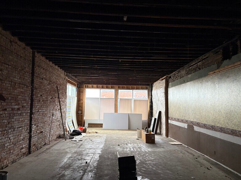 More Photos Of 2301 W Superior St, Duluth Storefront Retail Residential For Sale