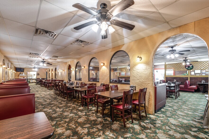 More Photos Of 100 Southpoint Loop, Livingston Restaurant For Sale