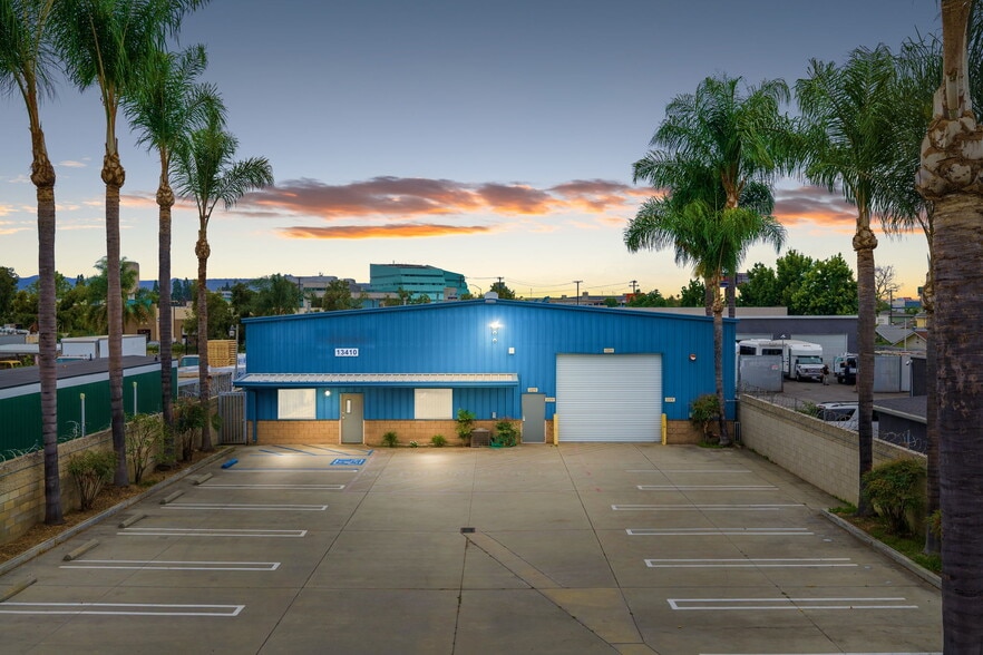 Primary Photo Of 13410 Waco St, Baldwin Park Manufacturing For Lease